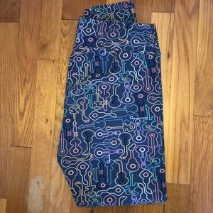 LuLaRoe Tall & Curvy Leggings